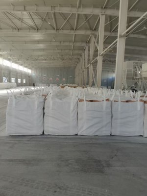 保山羧甲基纤维素厂家发货车满载，整车运输待发