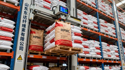 石膏加羟丙基甲基纤维素整装待运的工厂装车照片