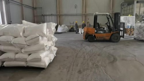 日化HPMC增稠剂产品装车发货现场