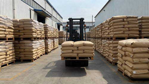 甲基纤维素和羧甲基纤维素产品装车出厂现场