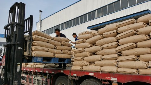 快溶型HPMC工业产品装车现场